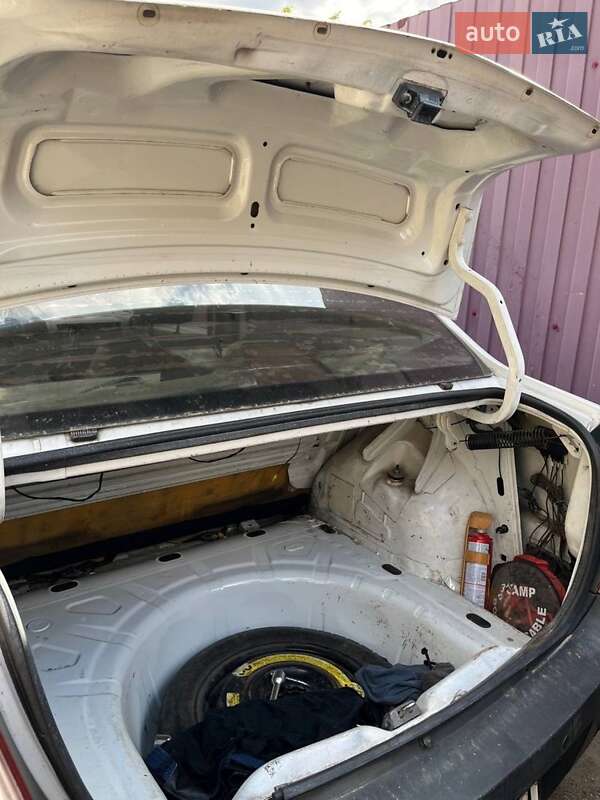 Седан Dacia Logan 2006 в Днепре