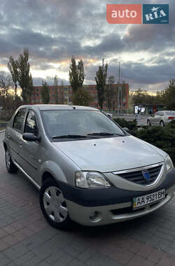 Седан Dacia Logan 2006 в Києві