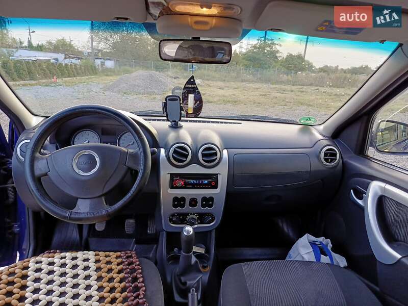 Седан Dacia Logan 2009 в Львове