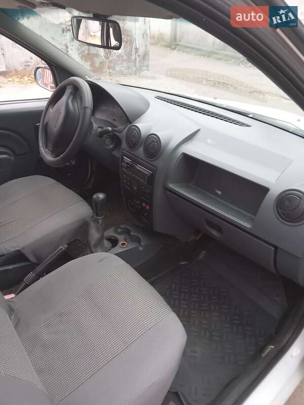 Седан Dacia Logan 2008 в Одессе