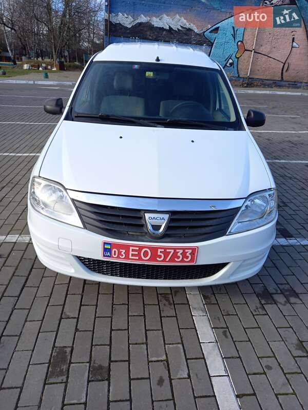 Седан Dacia Logan 2010 в Луцке