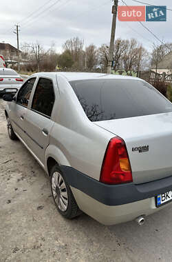 Седан Dacia Logan 2006 в Вараші