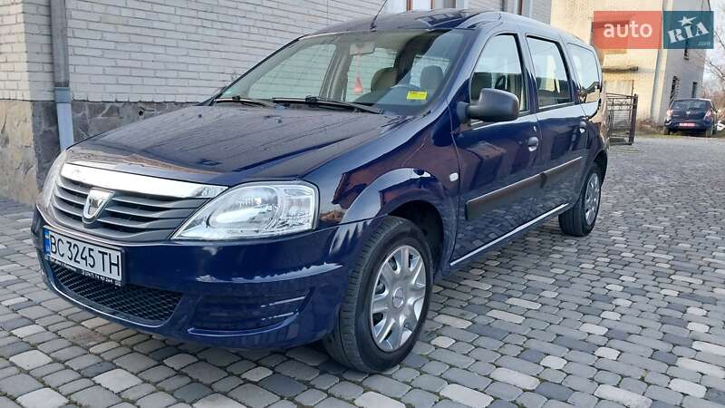 Седан Dacia Logan 2011 в 