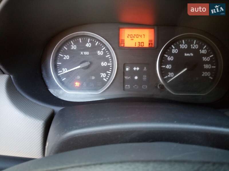 Седан Dacia Logan 2008 в Львові