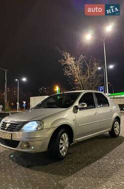 Седан Dacia Logan 2008 в Киеве