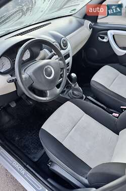 Седан Dacia Logan 2010 в 