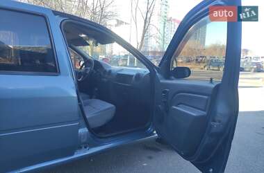 Седан Dacia Logan 2006 в Києві