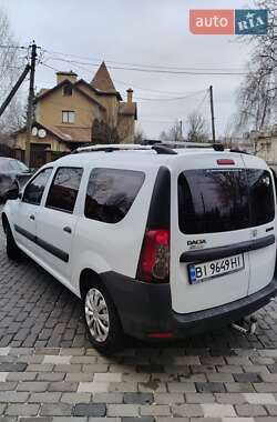 Седан Dacia Logan 2011 в Полтаві