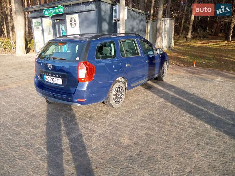 Седан Dacia Logan 2014 в Львове
