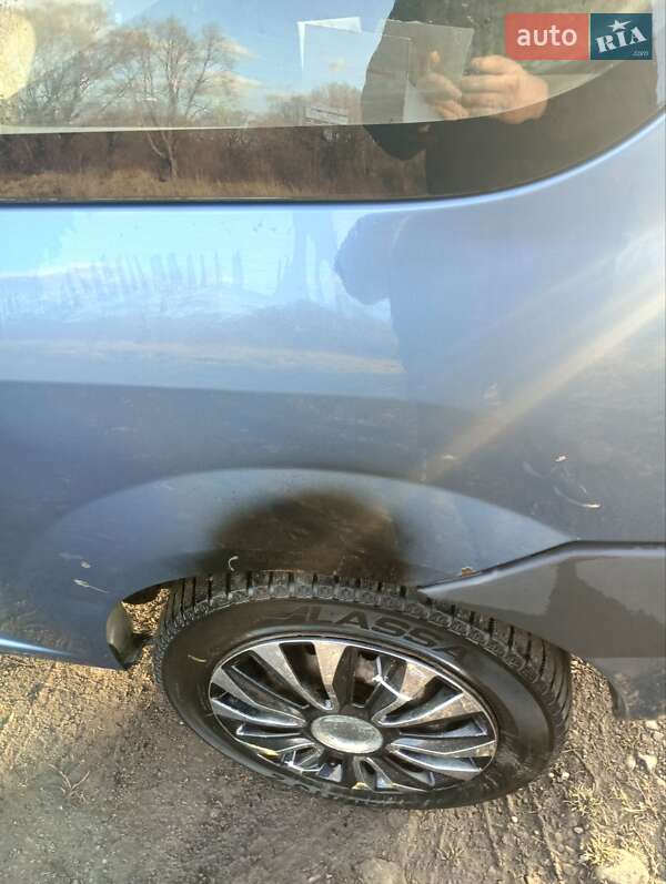 Седан Dacia Logan 2008 в Долине