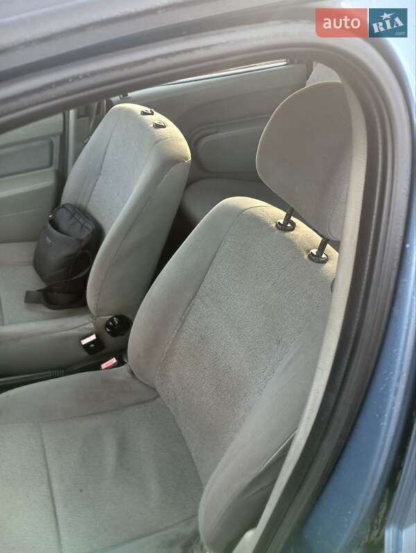 Седан Dacia Logan 2008 в Долине