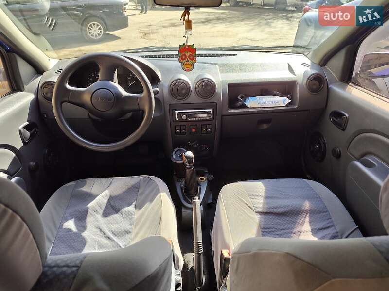 Седан Dacia Logan 2007 в Києві