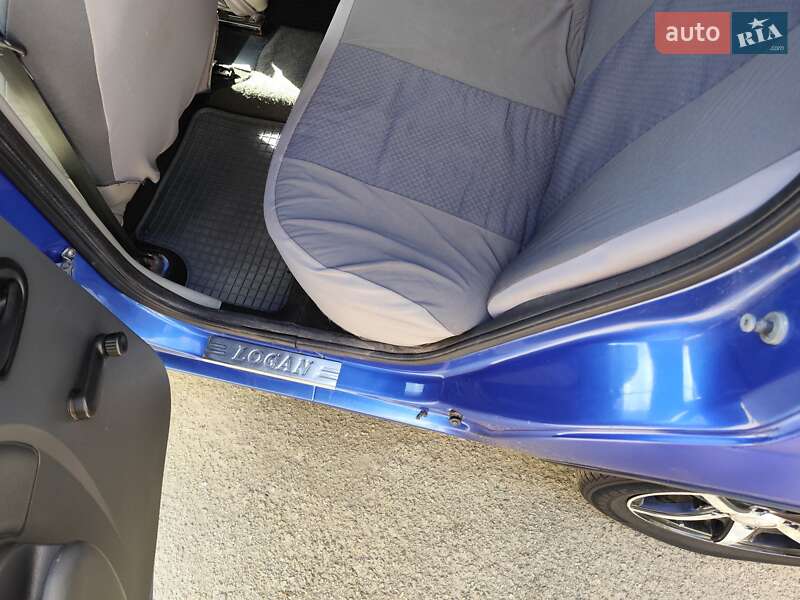 Седан Dacia Logan 2007 в Києві