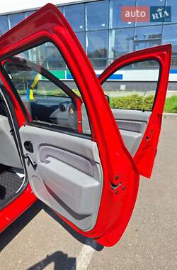 Седан Dacia Logan 2009 в 