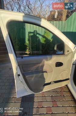 Седан Dacia Logan 2010 в 