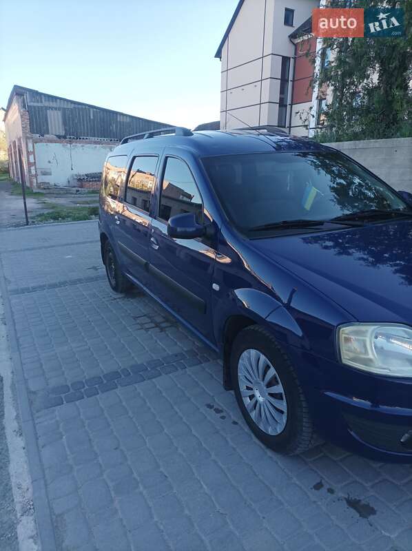 Седан Dacia Logan 2009 в Чорткові