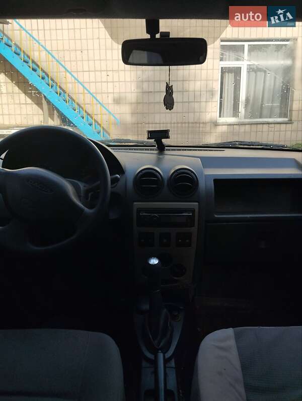 Седан Dacia Logan 2008 в Киеве