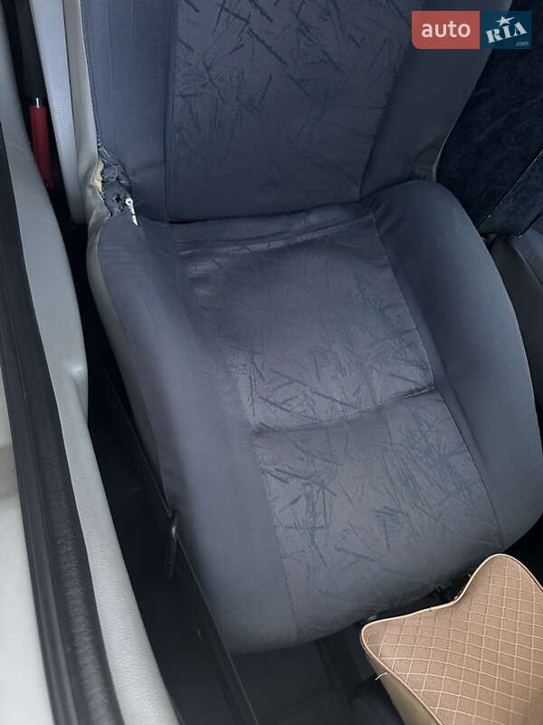 Седан Dacia Logan 2006 в Черновцах фото 9 Седан Dacia Logan 2006 в Черновцах