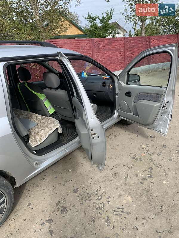 Седан Dacia Logan 2008 в Ровно