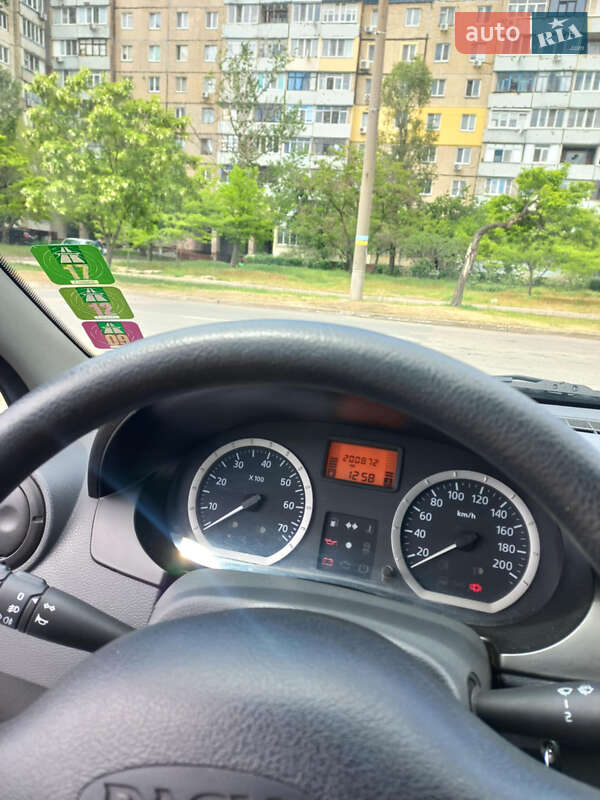 Седан Dacia Logan 2008 в Каменском