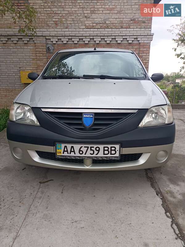 Dacia Logan 2005