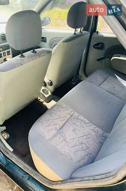 Седан Dacia Logan 2005 в 