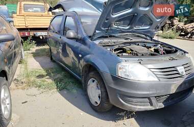 Седан Dacia Logan 2008 в Ромнах