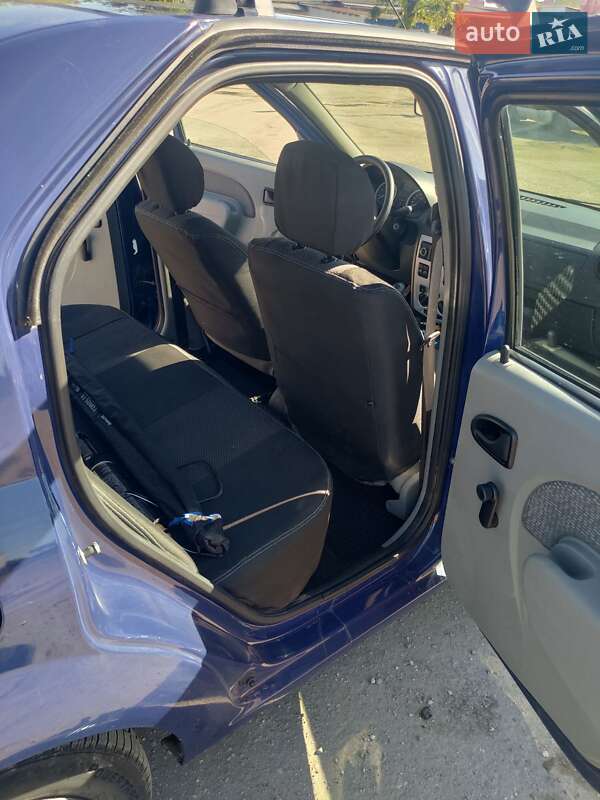Седан Dacia Logan 2007 в Харкові