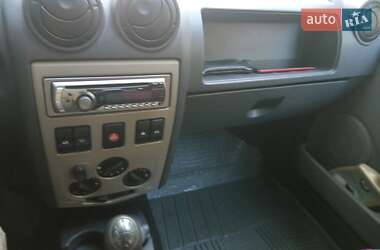 Седан Dacia Logan 2006 в 