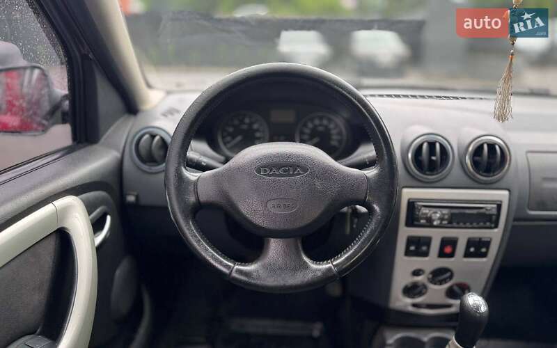 Седан Dacia Logan 2006 в Черновцах