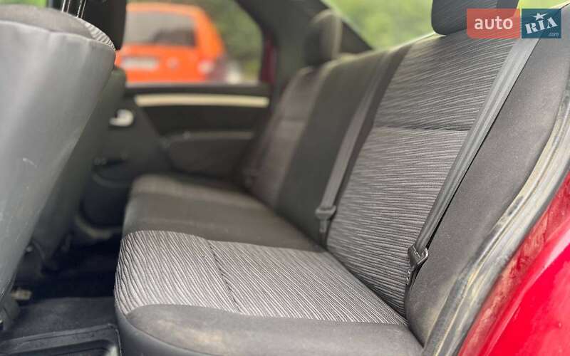 Седан Dacia Logan 2006 в Черновцах