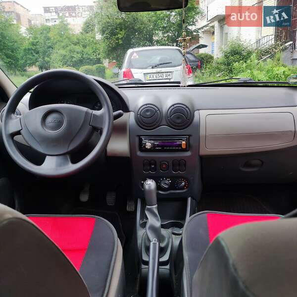 Седан Dacia Logan 2009 в Тернополі