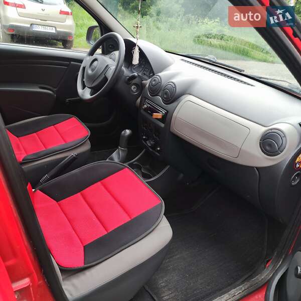 Седан Dacia Logan 2009 в Тернополі