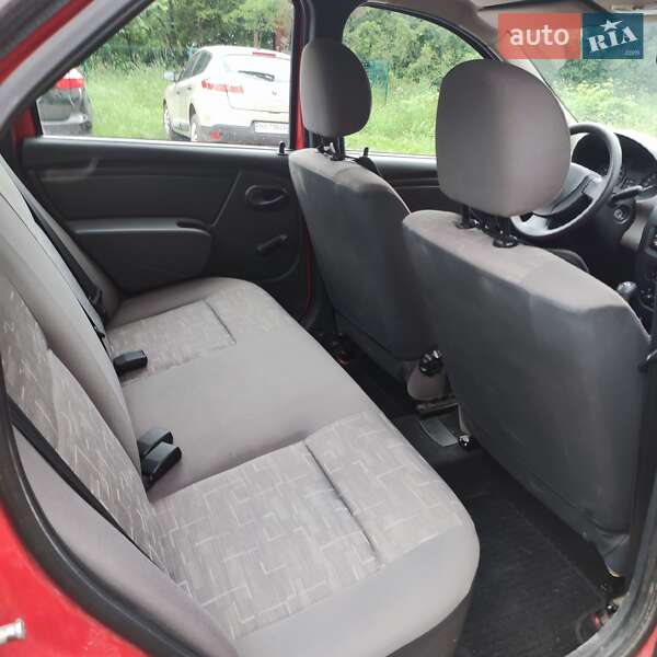 Седан Dacia Logan 2009 в Тернополі