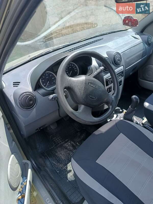Седан Dacia Logan 2008 в Ровно