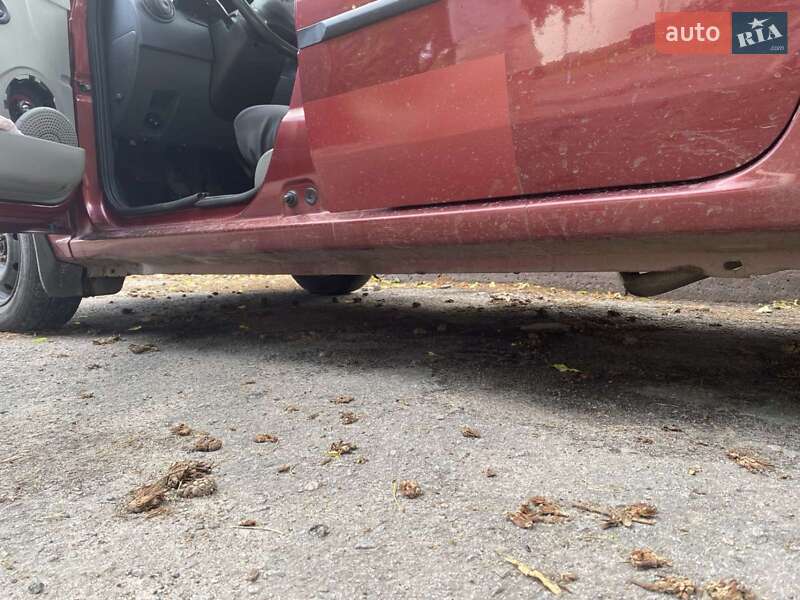 Седан Dacia Logan 2007 в Славутиче