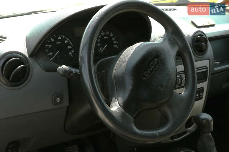 Седан Dacia Logan 2006 в Луцке