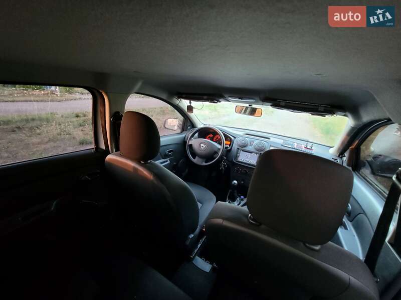 Седан Dacia Logan 2015 в Кропивницком