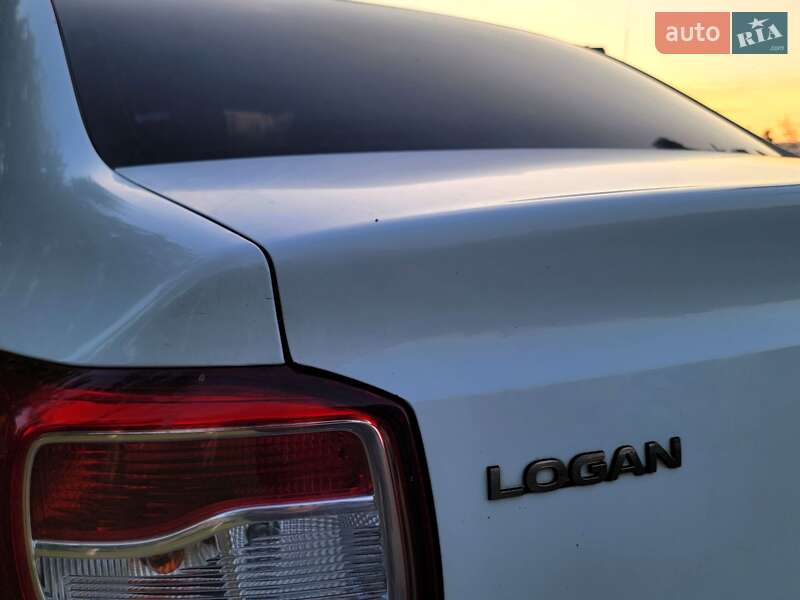 Седан Dacia Logan 2015 в Кропивницком