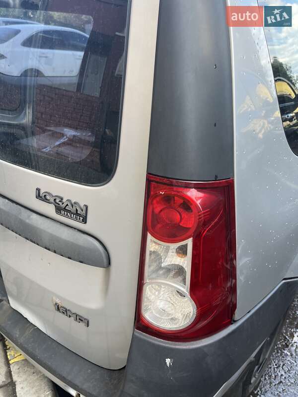 Седан Dacia Logan 2008 в Чорнобаї