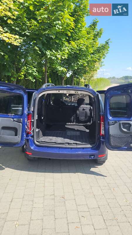 Седан Dacia Logan 2009 в Малехові