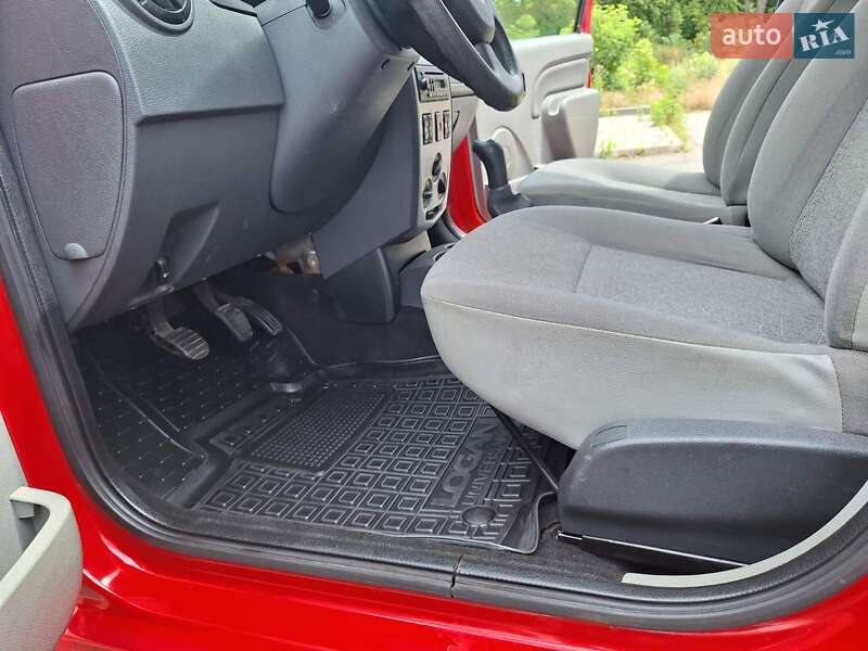 Седан Dacia Logan 2010 в Краматорске