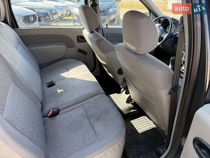 Седан Dacia Logan 2008 в Коломые