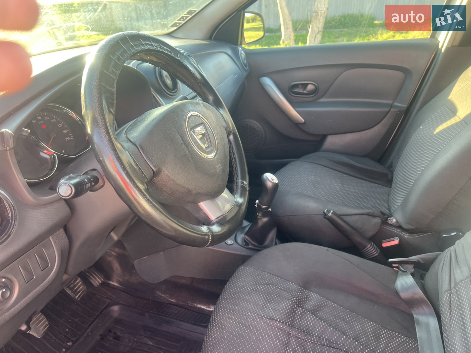 2015 Dacia Logan - мініатюра 12
