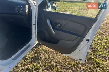 Седан Dacia Logan 2015 в 