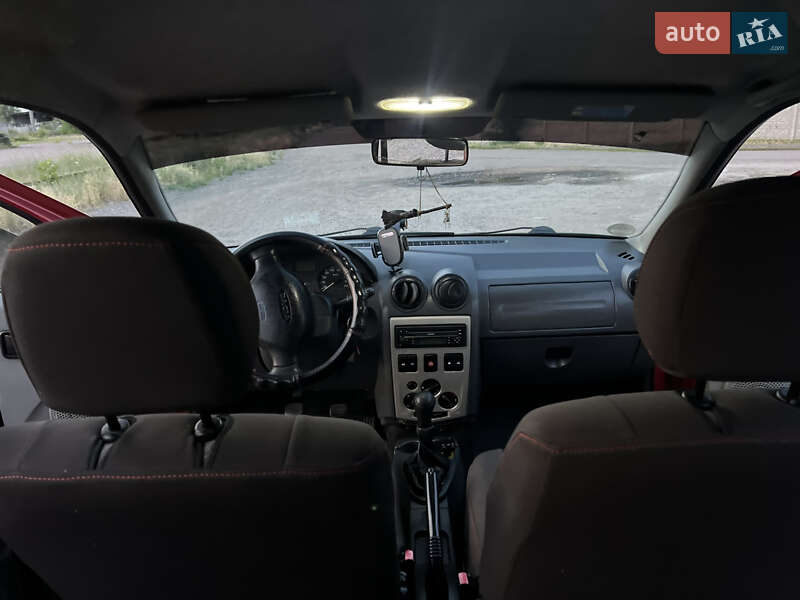Седан Dacia Logan 2008 в Черкасах