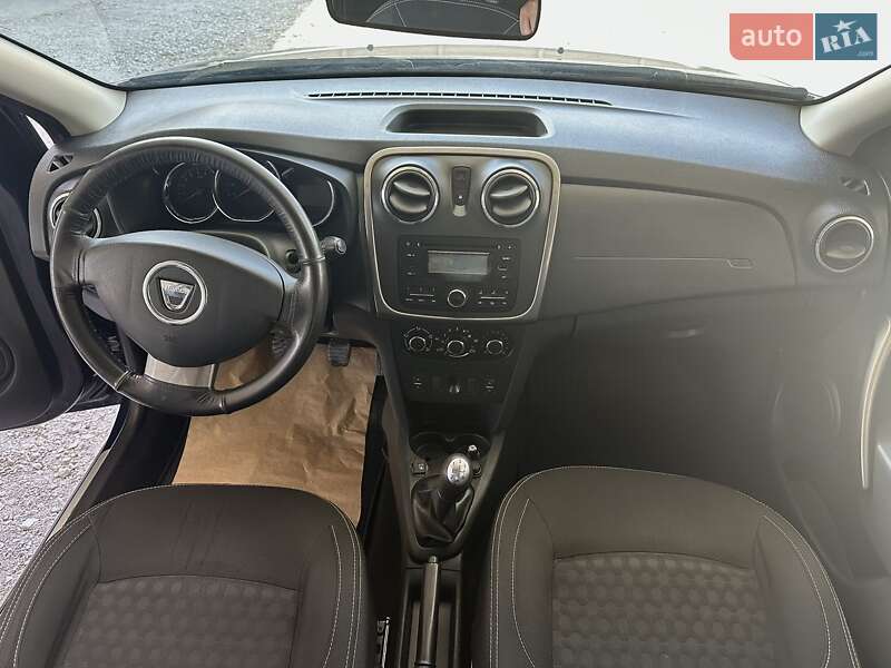 Седан Dacia Logan 2014 в Дніпрі