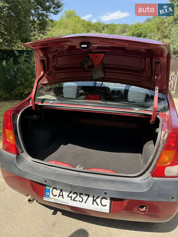 Седан Dacia Logan 2006 в Киеве