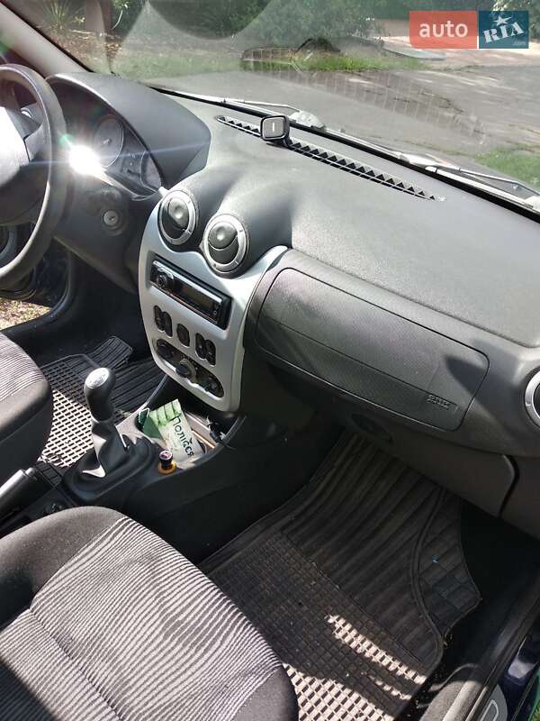 Седан Dacia Logan 2010 в Краматорске