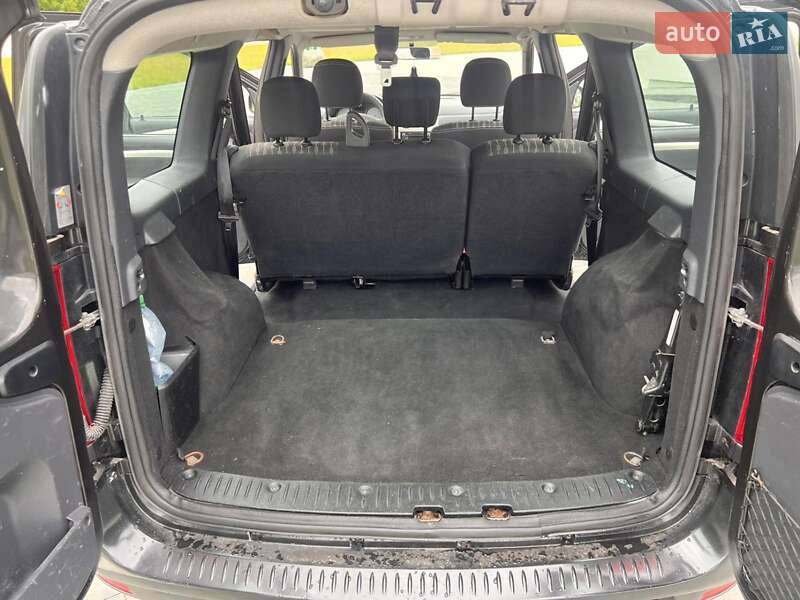 Седан Dacia Logan 2012 в Луцке